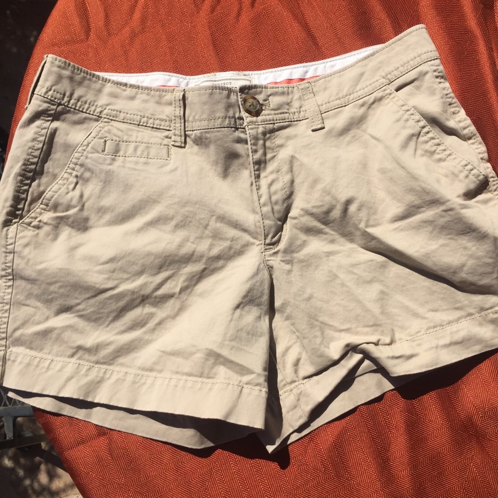 Old Navy Favorite Khaki Shorts